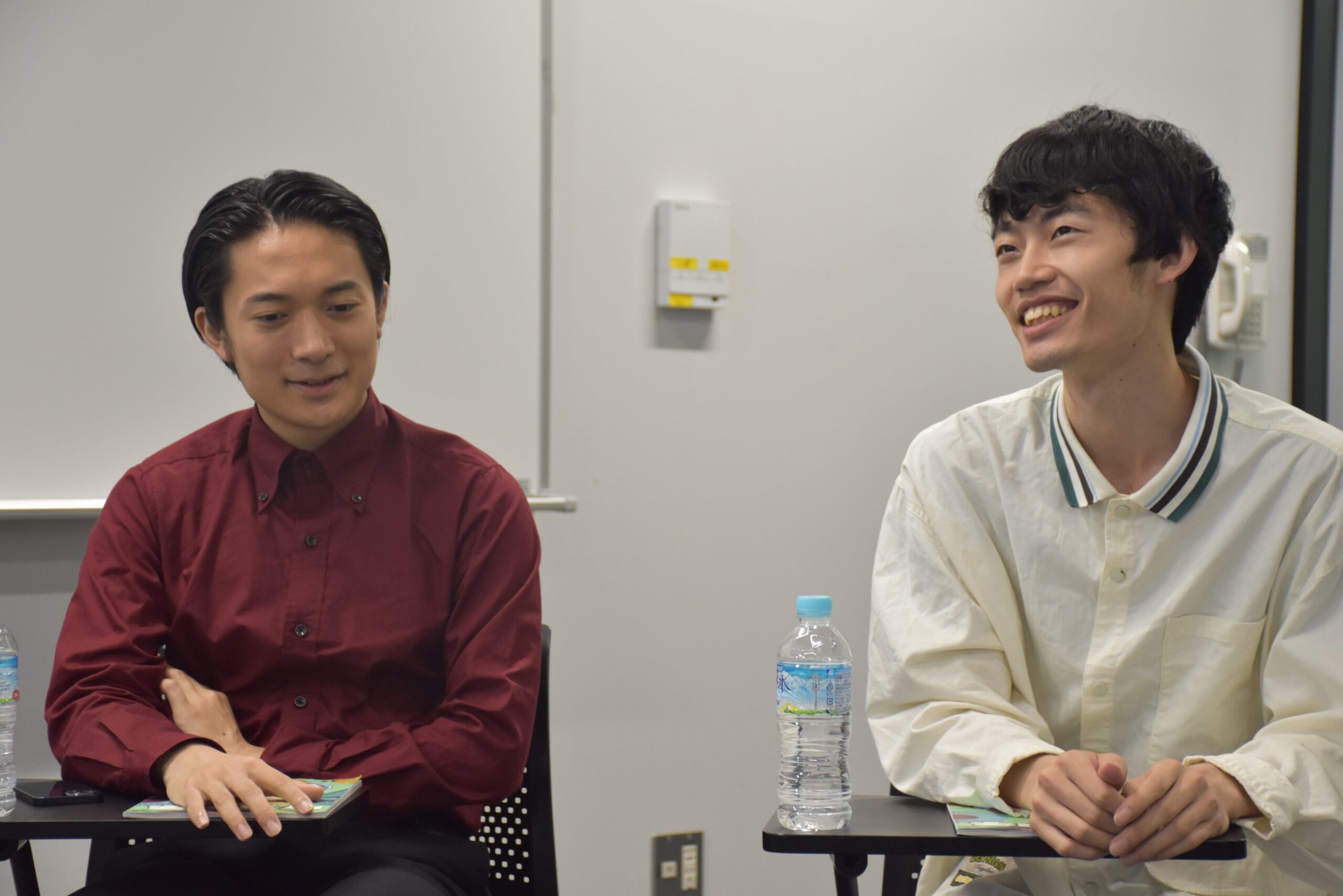 楽しそうに話す友田オレさん　惹女香花さん