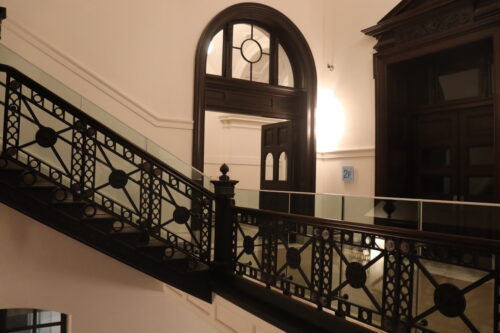 国際子ども図書館　大階段